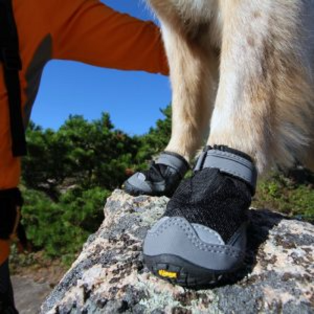 Ruffwear-Grip-Trex-Bots-Front-Paws2